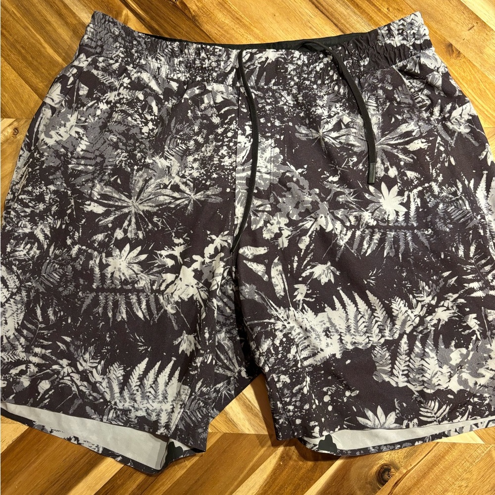 Men’s Lululemon shorts